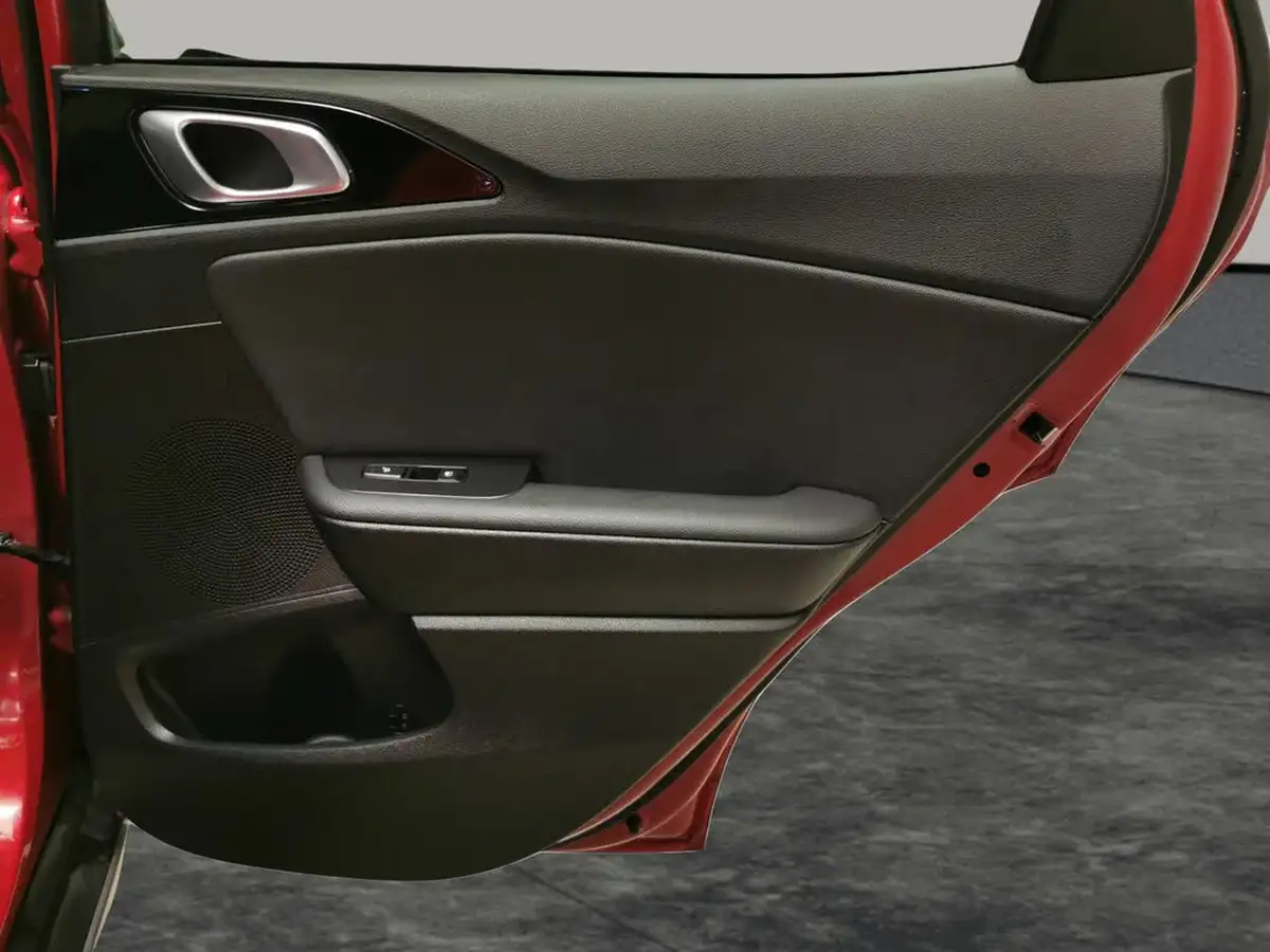 2021-kia-xceed-15-t-gdi-4-big-32