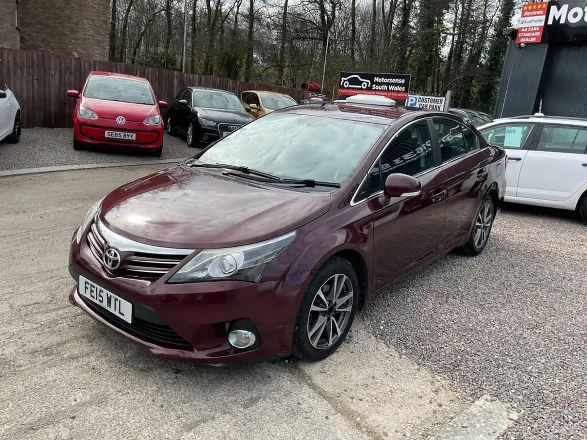 2015-toyota-avensis-20td-icon-business-edition-saloon-4d-big-0