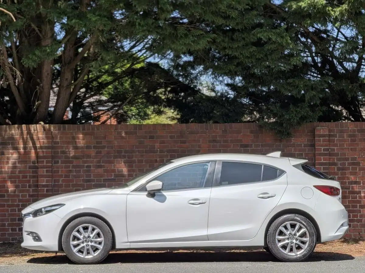 2017-mazda-mazda3-15td-se-l-nav-hatchback-5d-big-1