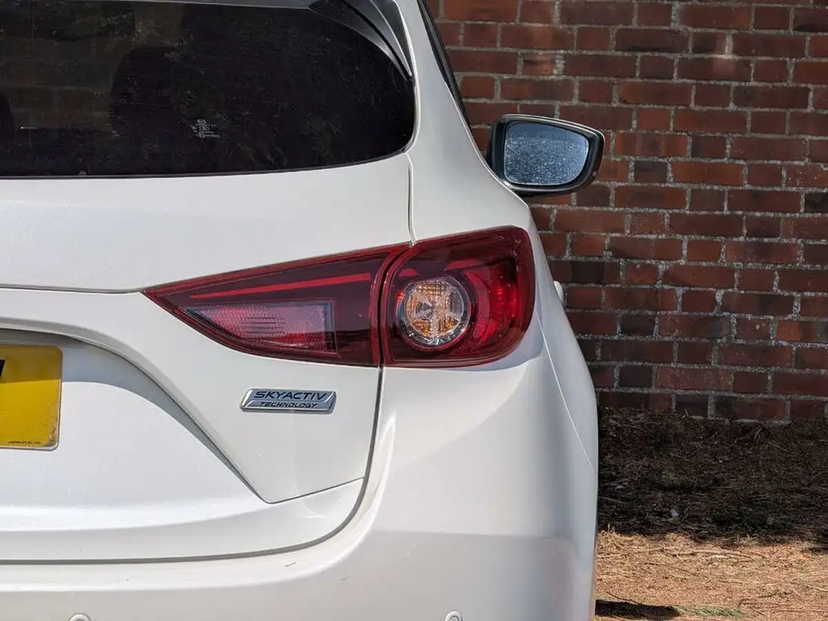 2017-mazda-mazda3-15td-se-l-nav-hatchback-5d-big-25
