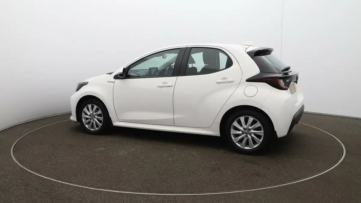 2021-toyota-yaris-15-vvt-i-icon-114bhp-hybrid-1490cc-e-cvt-big-40