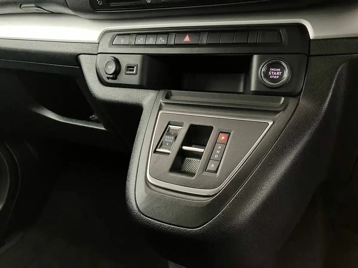 2021-vauxhall-vivaro-life-big-16