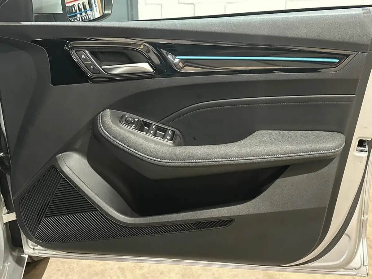 2024-mg-mg5-e-trophy-ev-big-30