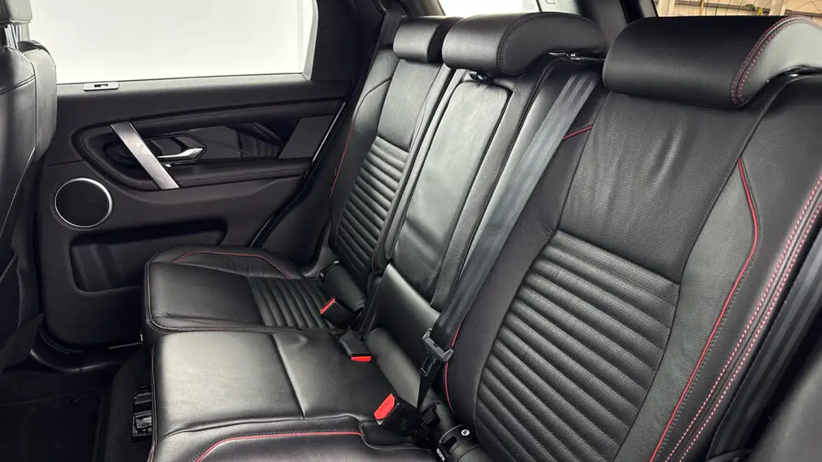 2021-land-rover-discovery-sport-15-p300e-r-dynamic-s-big-13