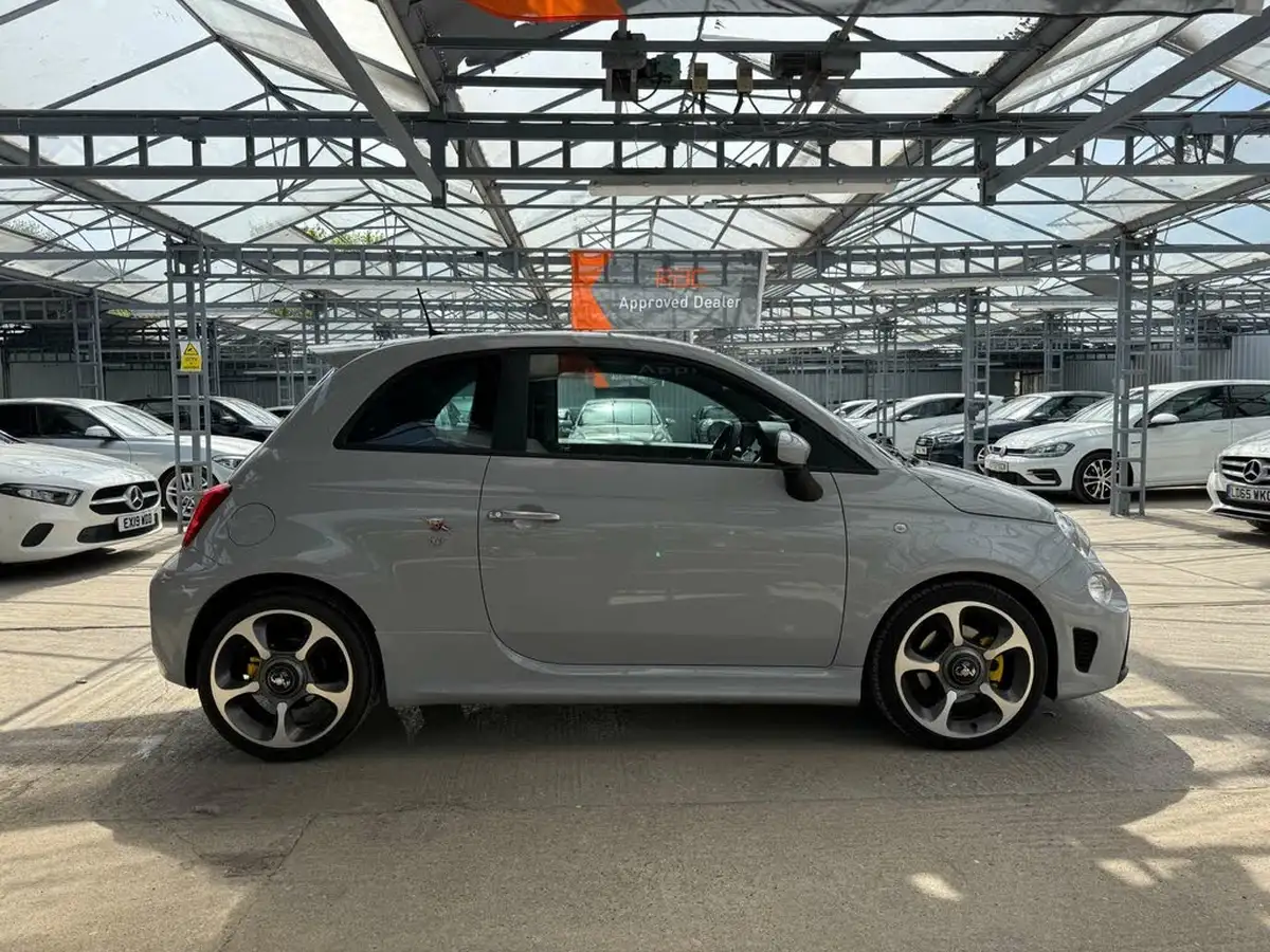 2018-abarth-595-14-tjet-big-3
