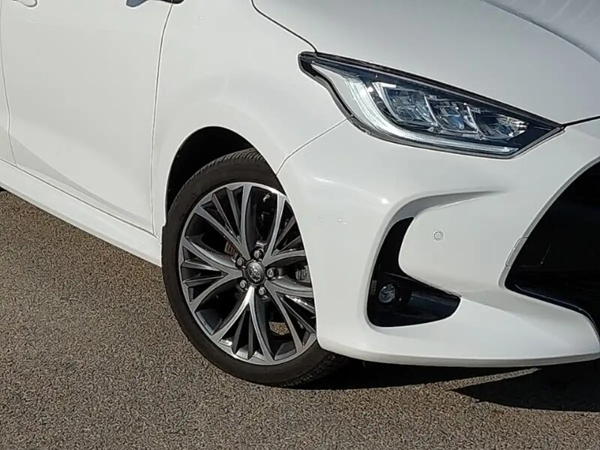 2022-toyota-yaris-15-vvt-i-excel-big-8