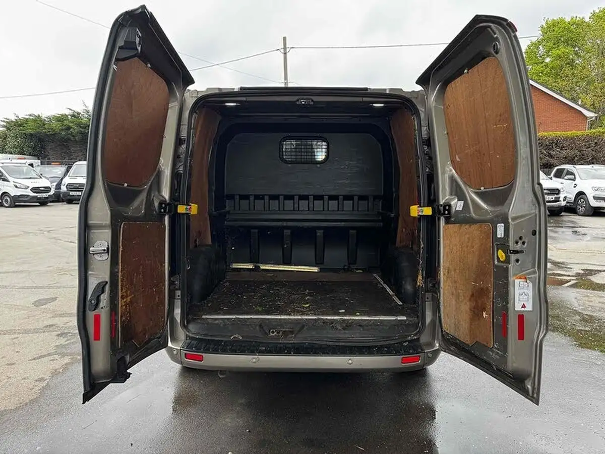 2018-ford-transit-custom-20tdci-320-l1h1-limited-130pseu6-double-cab-in-van-big-14