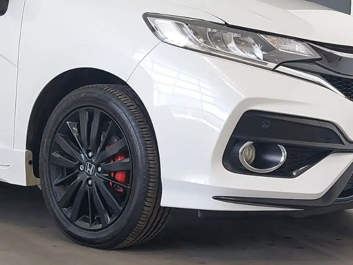 2018-honda-jazz-15-i-vtec-sport-big-8