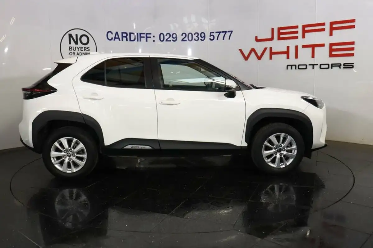 2022-toyota-yaris-cross-15-vvt-i-icon-big-4