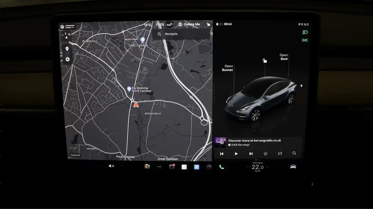 2022-tesla-model-y-e-long-range-big-10