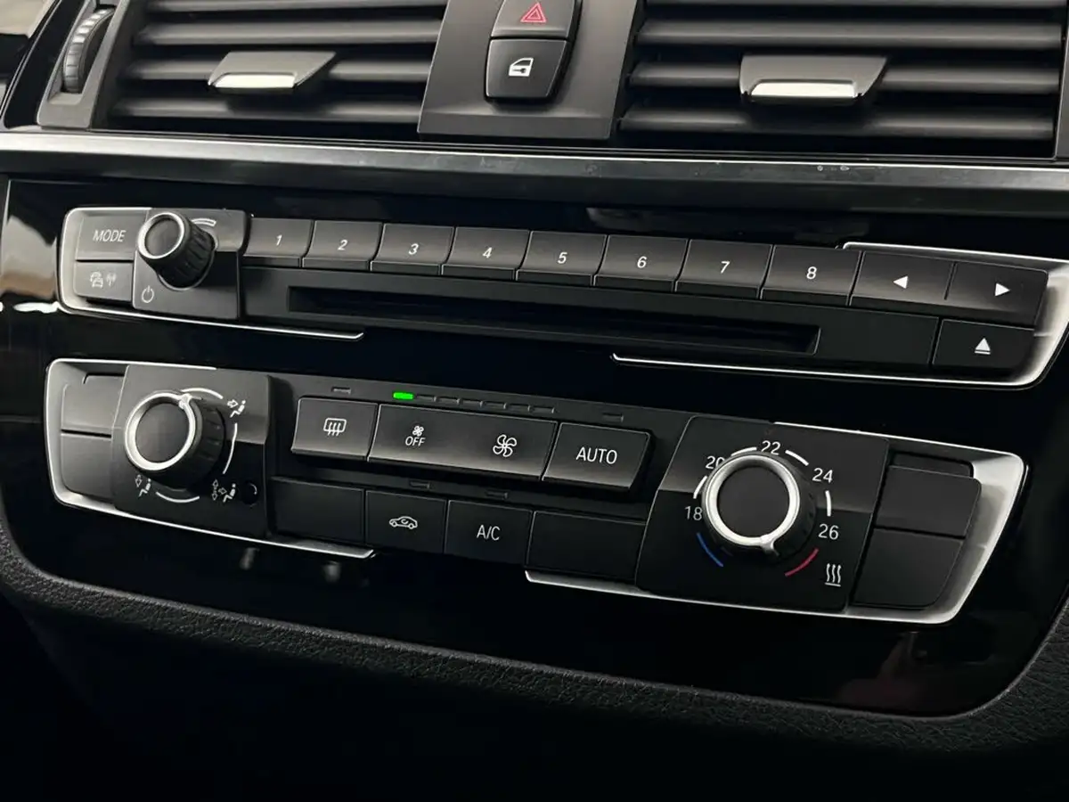 2019-bmw-1-series-15-118i-m-sport-shadow-edition-5d-big-32
