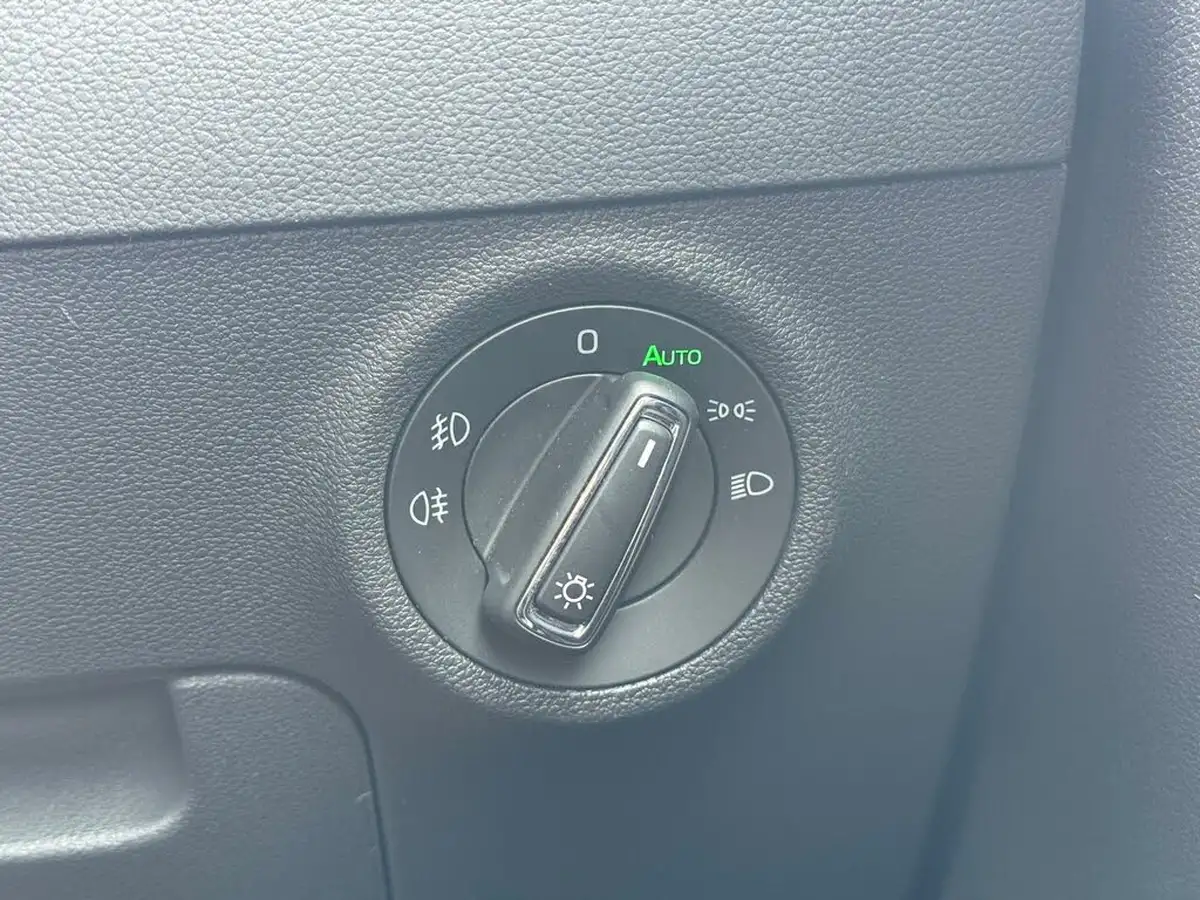 2018-skoda-karoq-15-tsi-se-l-ss-big-38