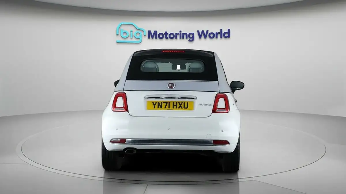 2021-fiat-500c-10-dolcevita-big-6