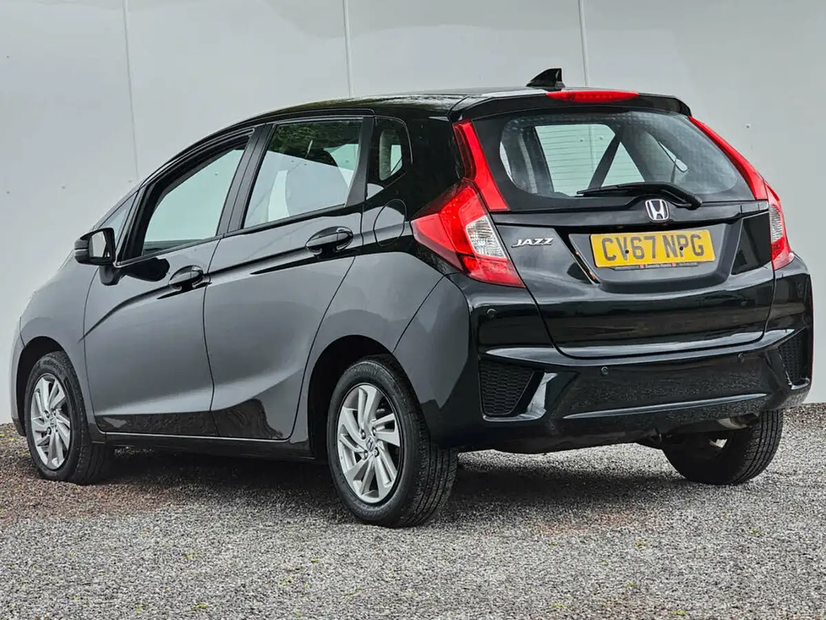 2017-honda-jazz-13-i-vtec-se-cvt-big-14