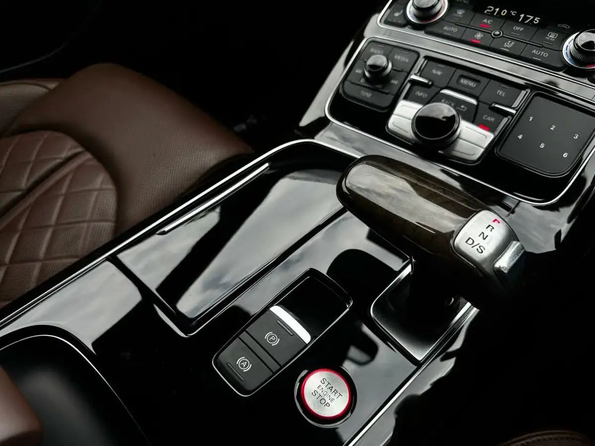 2016-audi-s8-40-tfsi-quattro-520ps-big-21