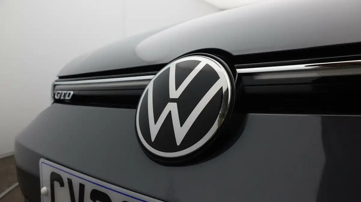 2022-volkswagen-golf-20tdi-gtd-big-20