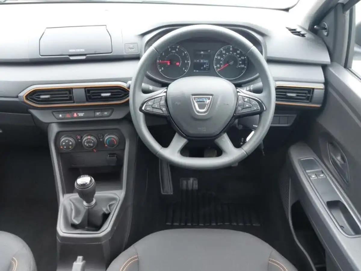 2022-dacia-sandero-stepway-10-tce-essential-90bhp-big-6