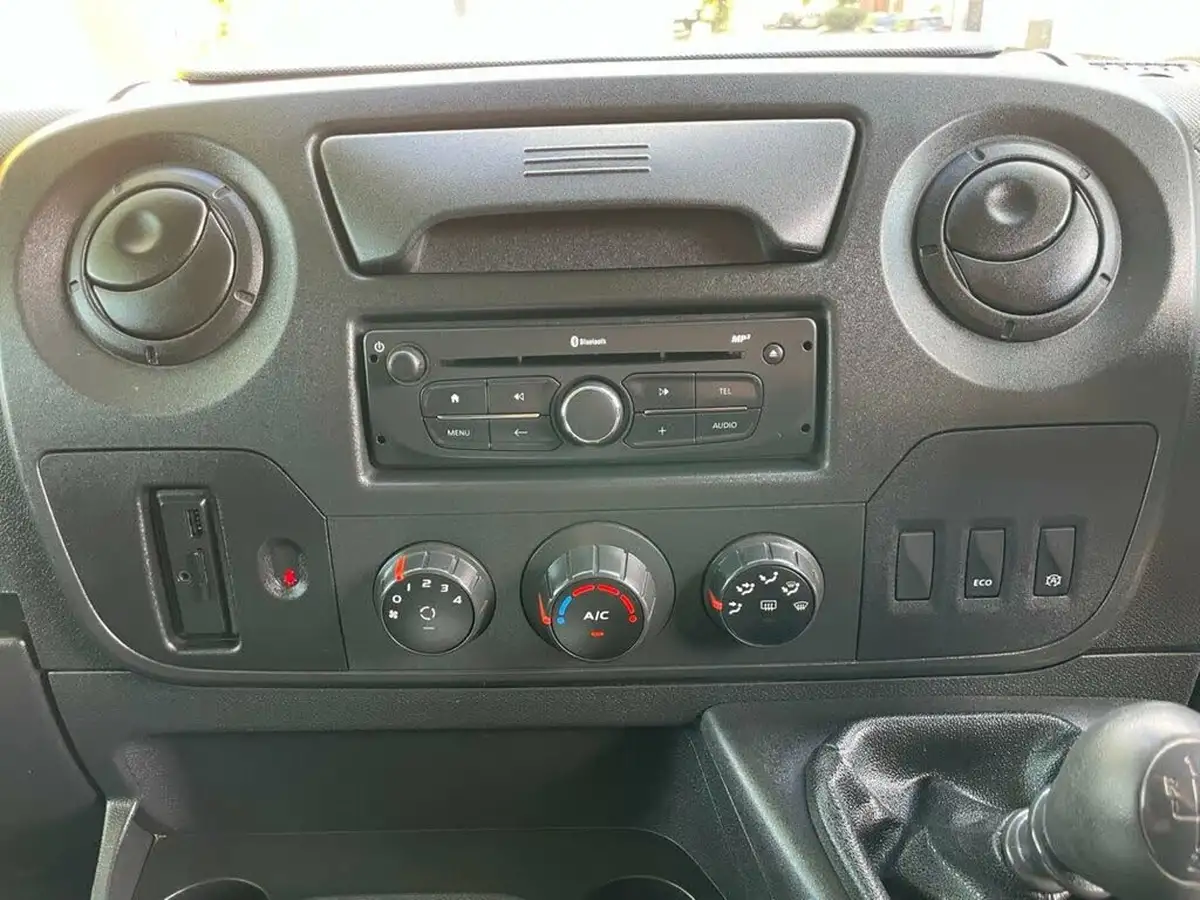 2018-renault-master-23dci-mm33-110-business-energy-big-10