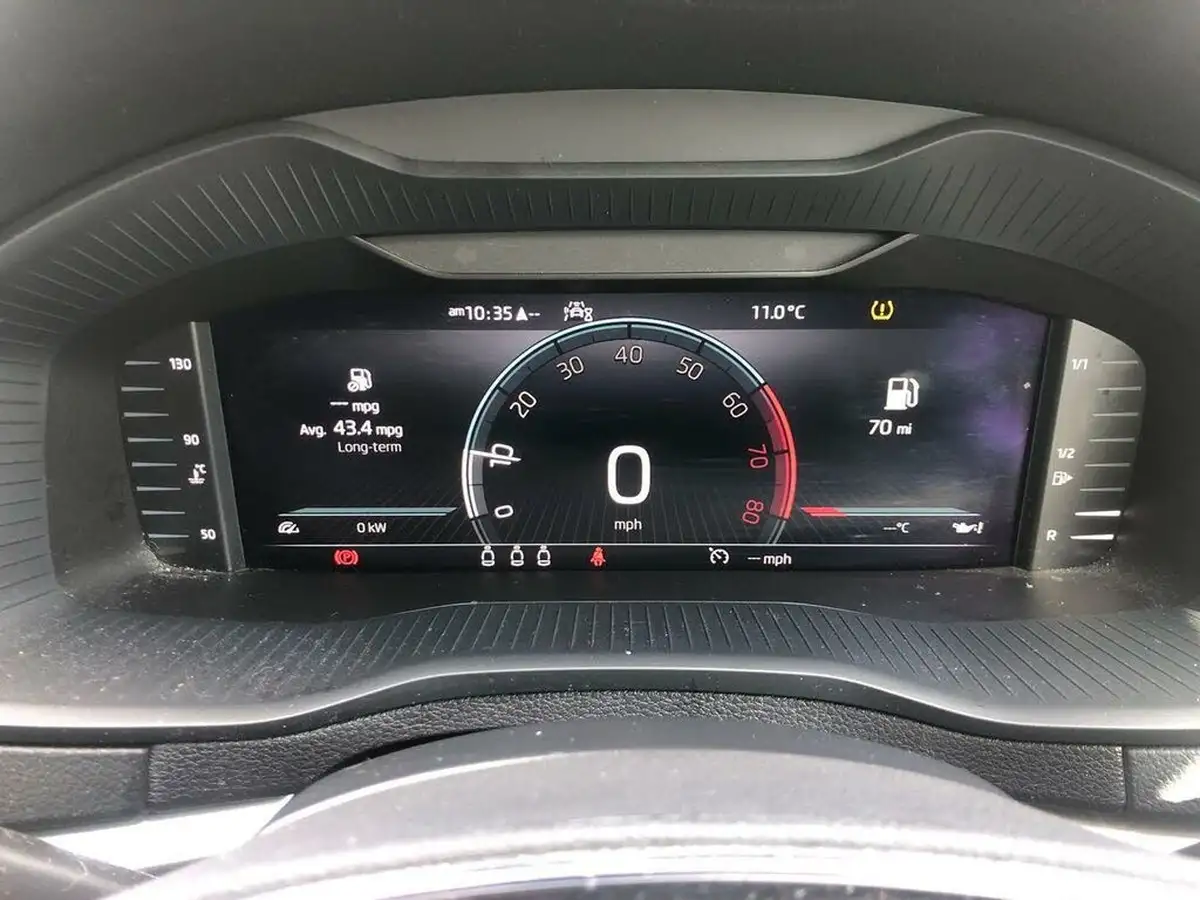 2022-skoda-karoq-15-tsi-se-drive-big-15
