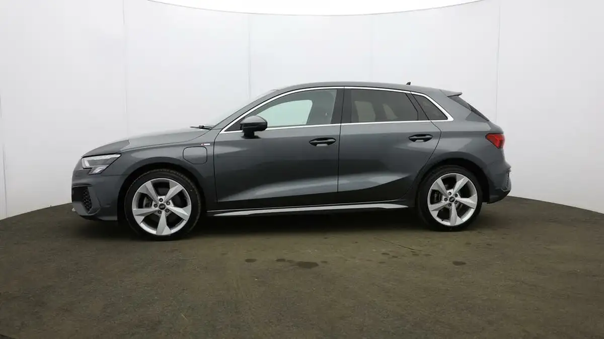 2021-audi-a3-14-40-tfsi-e-s-line-big-63