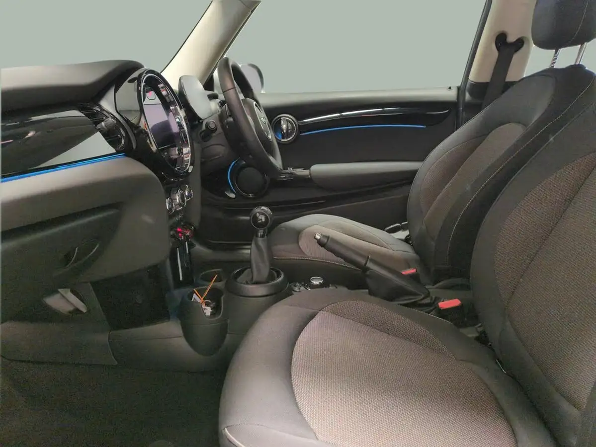 2022-mini-cooper-15-cooper-classic-hatchback-3d-big-4