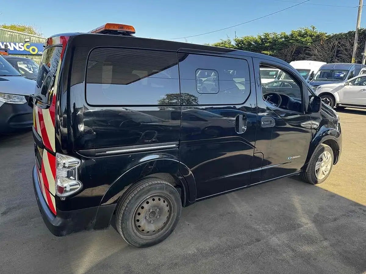2019-nissan-env200-e-acenta-108ps-5-seat-combi-5d-auto-big-9