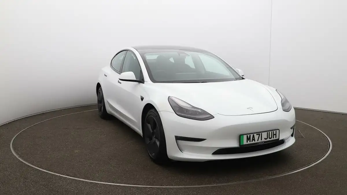 2021-tesla-model-3-e-long-range-awd-big-33