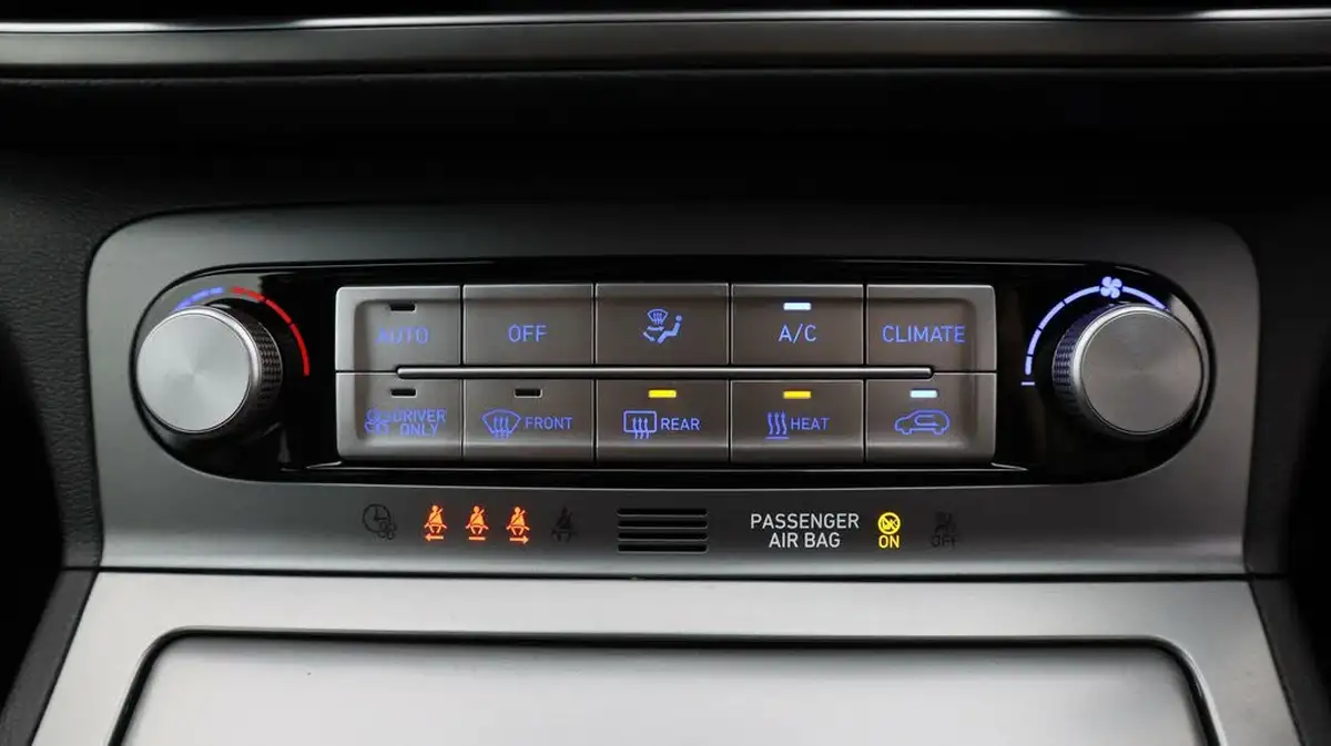 2022-hyundai-kona-e-premium-204ps-64kwh-7kw-obc-big-12