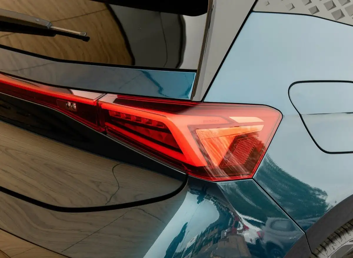 2022-cupra-born-e-v2-204ps-58kwh-big-9