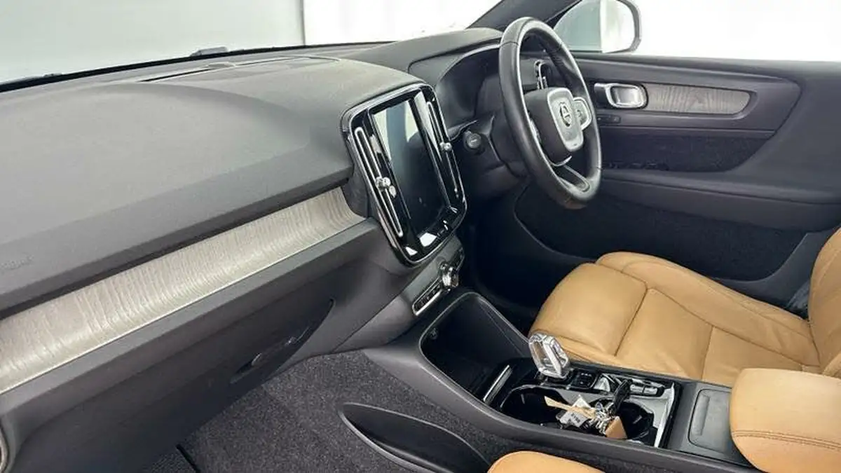 2020-volvo-xc40-20-t4-inscription-pro-big-1