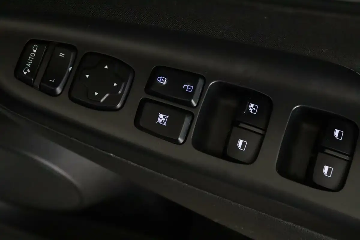2021-hyundai-kona-10-t-gdi-premium-48-volt-mhev-big-14