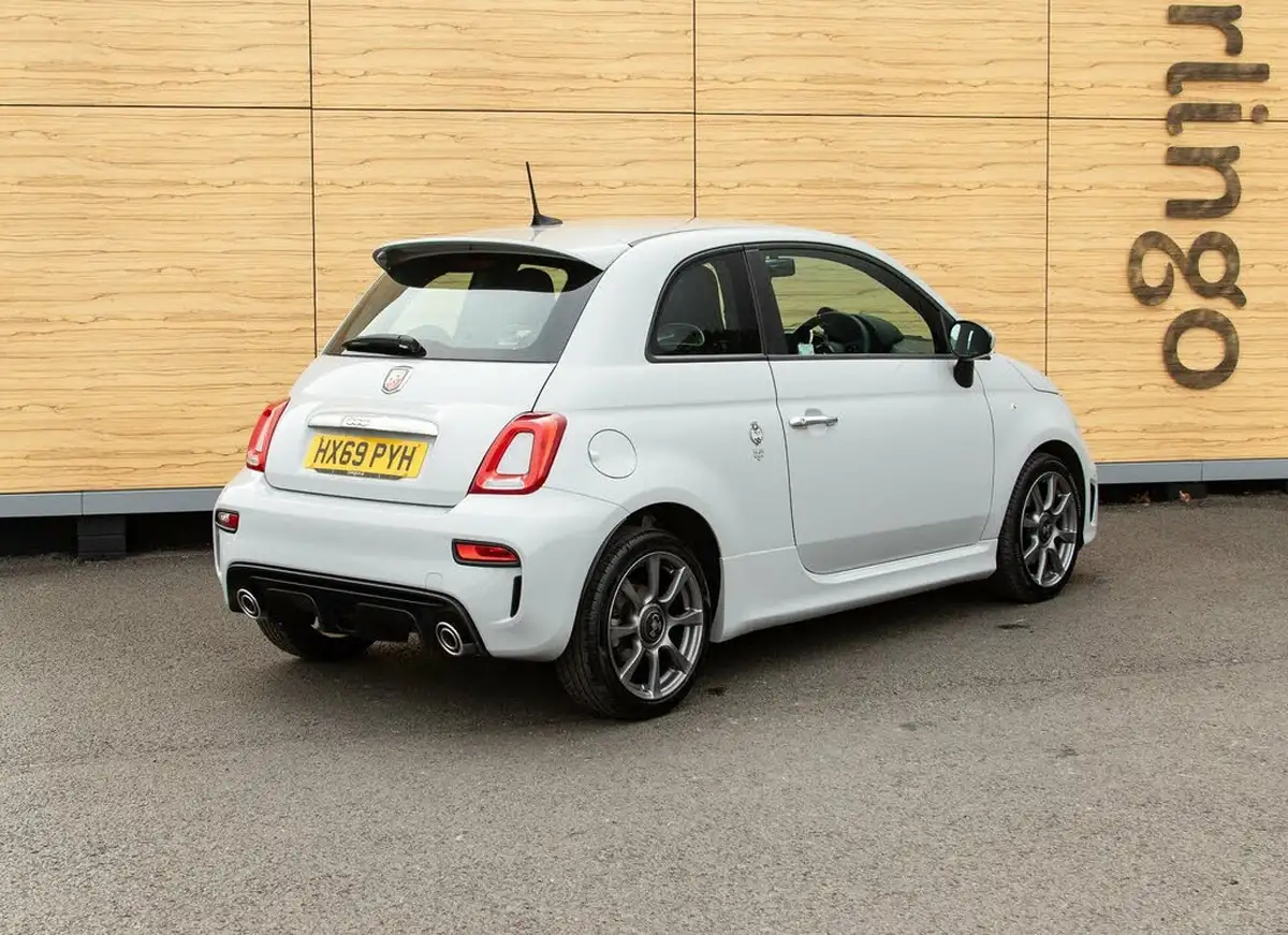 2019-abarth-595-14-tjet-big-2