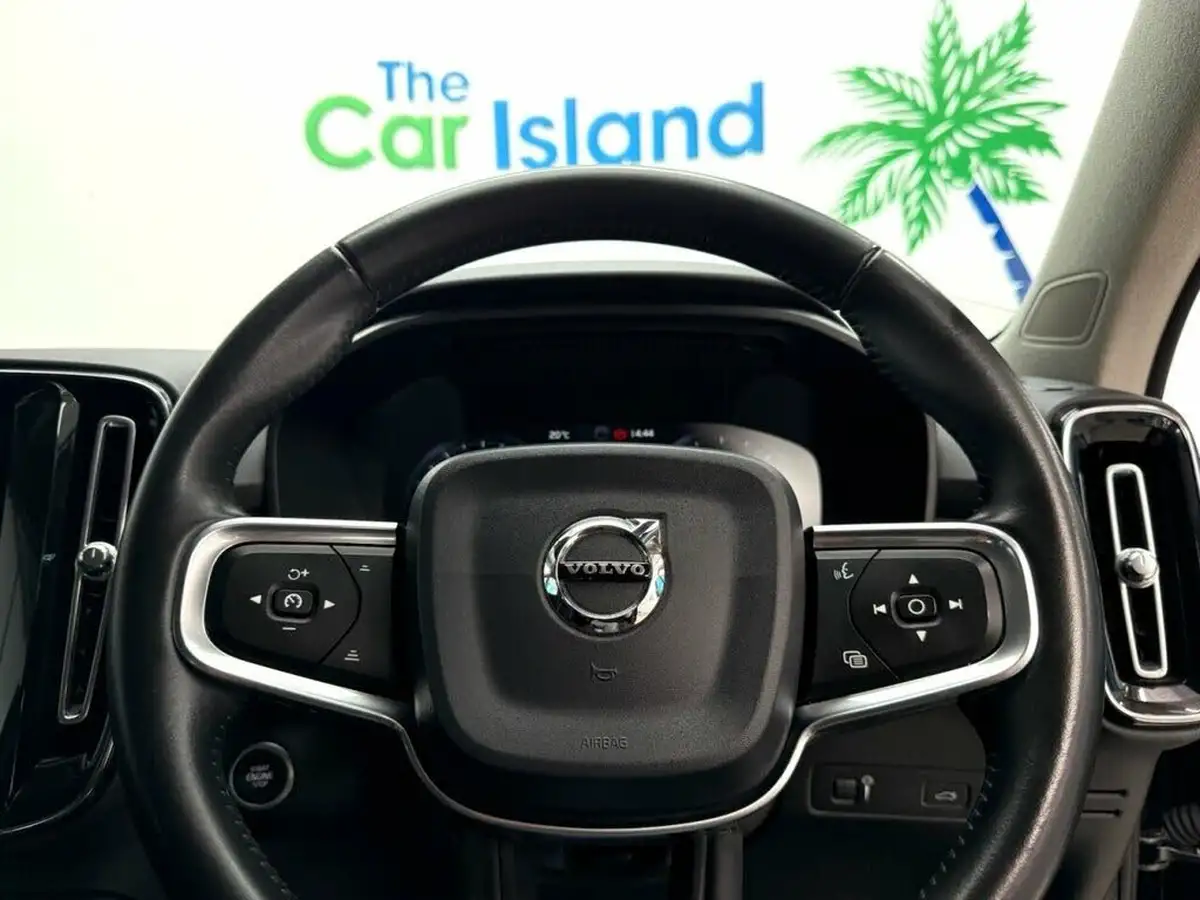 2019-volvo-xc40-20td-d3-momentum-big-15
