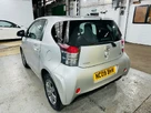 2009-toyota-iq-10-2-multidrive-small-5