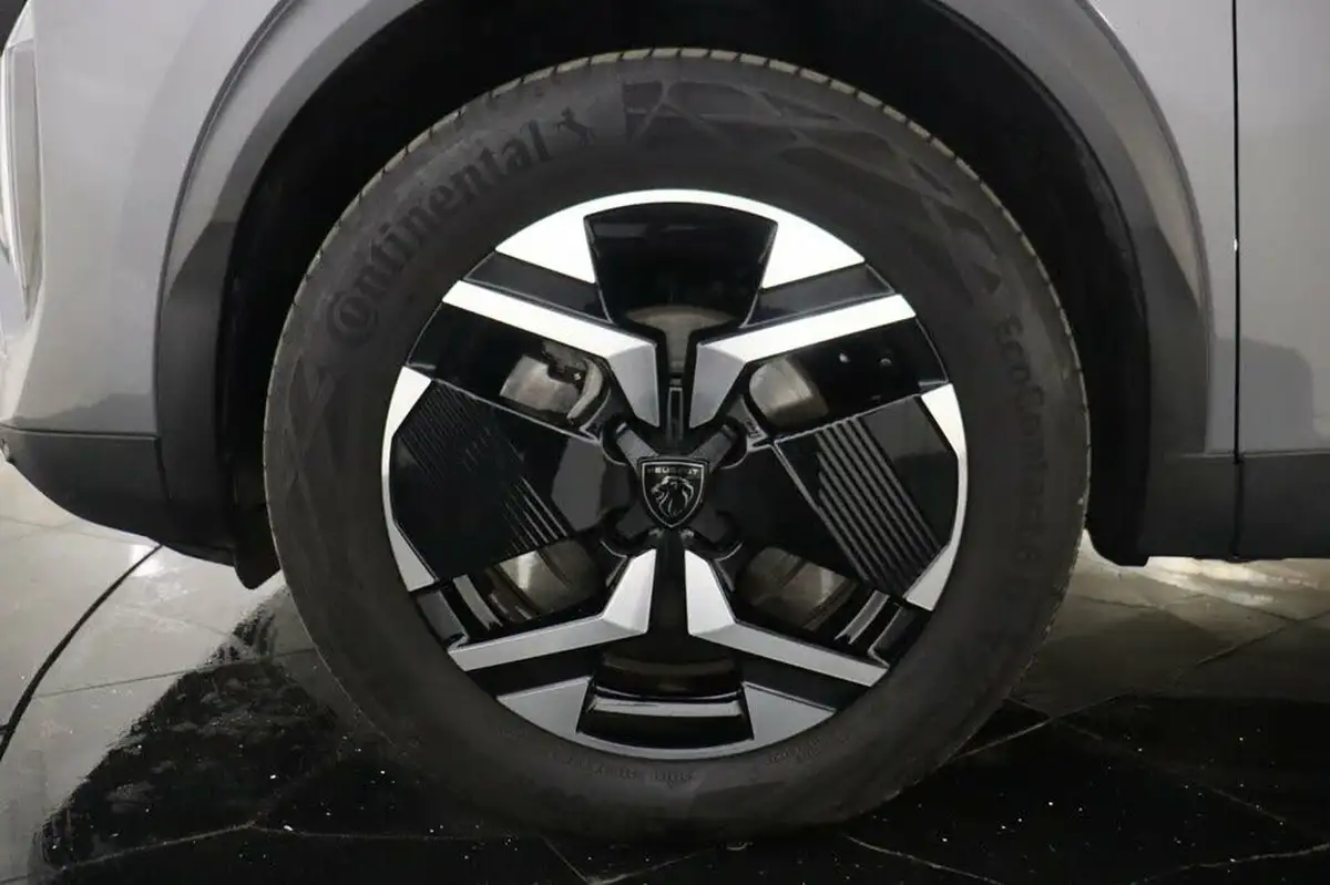 2023-peugeot-2008-suv-big-42