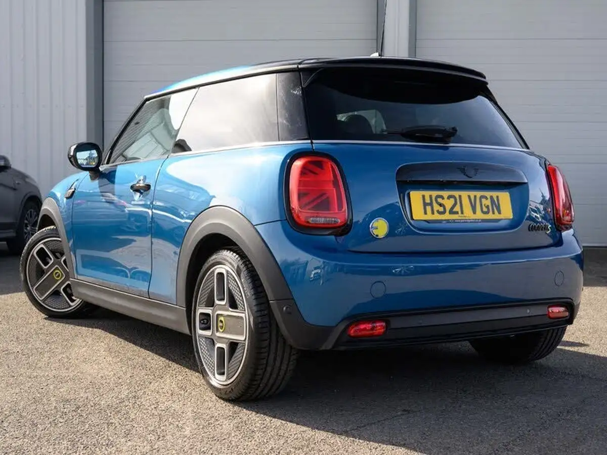 2021-mini-cooper-e-cooper-s-collection-edition-big-4