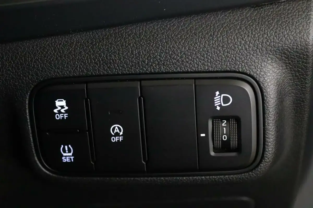 2024-hyundai-i20-10-t-gdi-n-line-dct-big-18