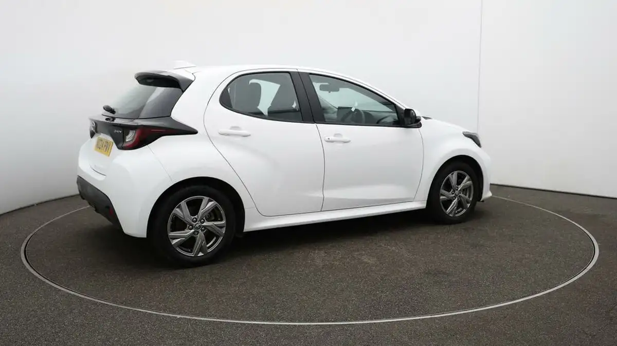 2024-toyota-yaris-15-vvt-i-icon-big-42