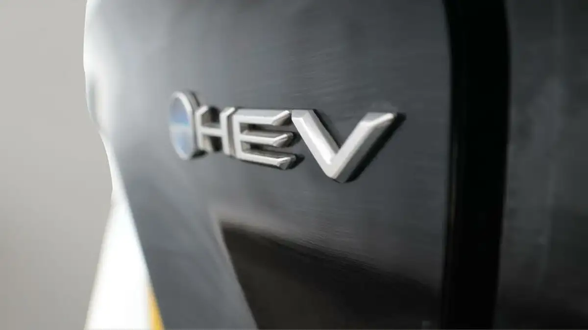 2024-toyota-yaris-15-vvt-i-icon-big-21