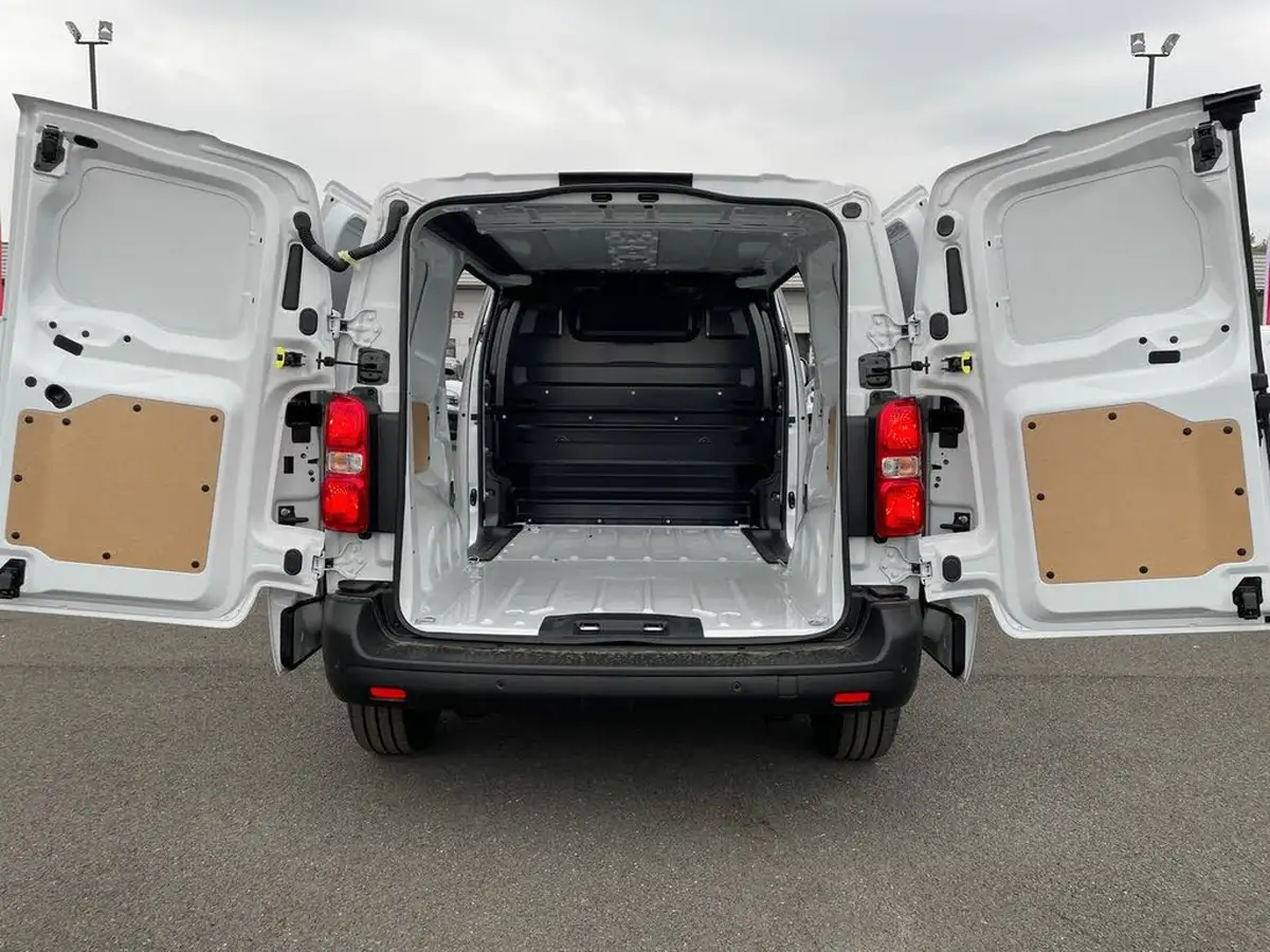 2025-vauxhall-vivaro-15td-prime-big-15
