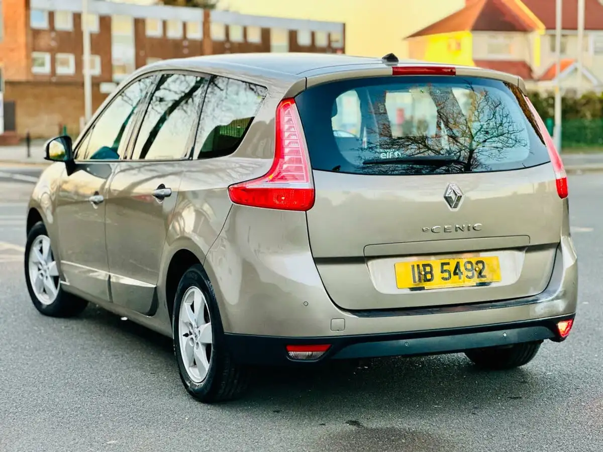 2010-renault-grand-scenic-16-dynamique-tom-tom-vvt-big-44