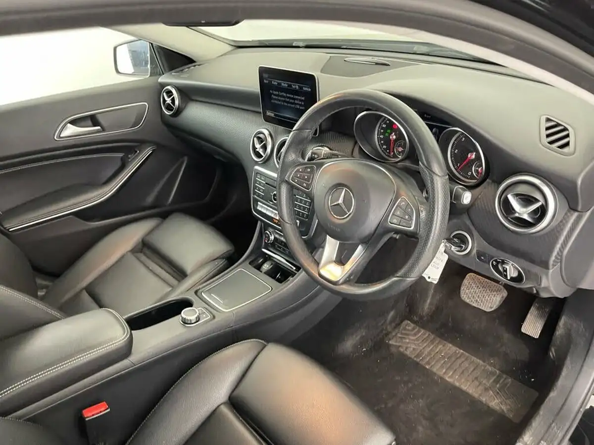 2017-mercedes-benz-a-class-21d-a200d-sport-premiumss-7g-dct-big-8
