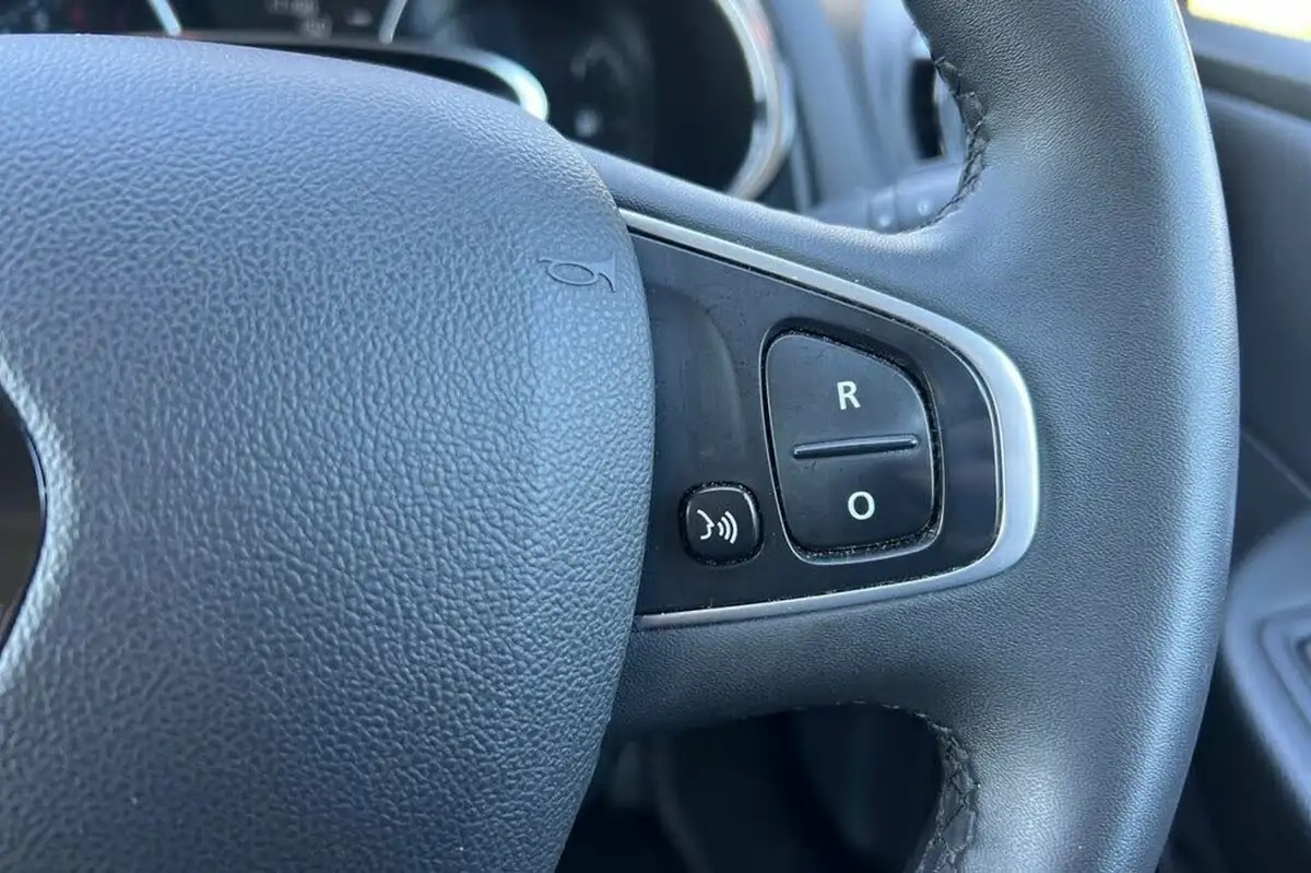 2018-renault-clio-09-tce-play-75ps-big-12
