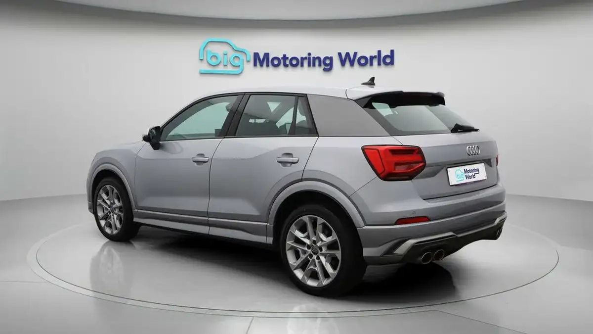 2019-audi-sq2-20-tfsi-big-5