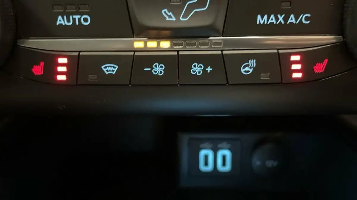 2022-ford-kuga-big-22