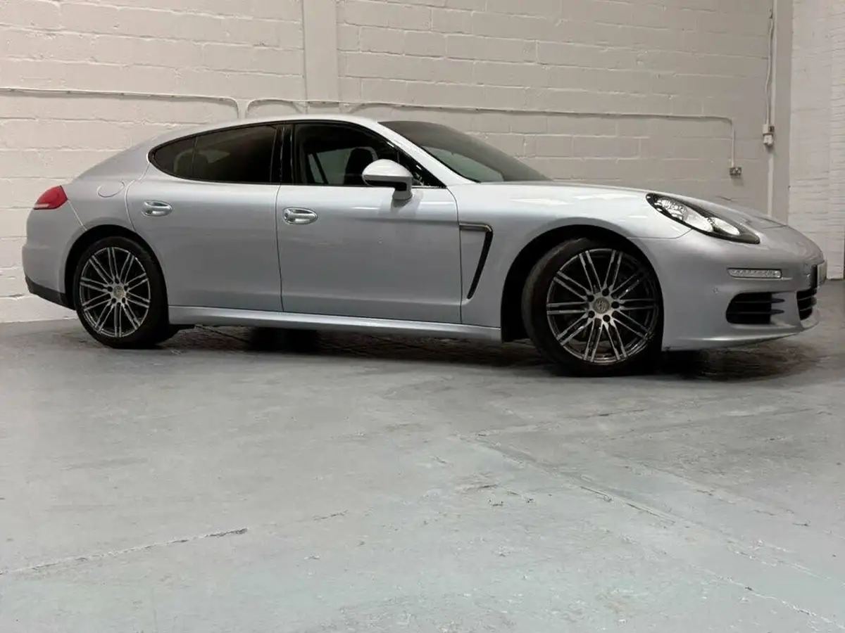2014-porsche-panamera-30td-big-39