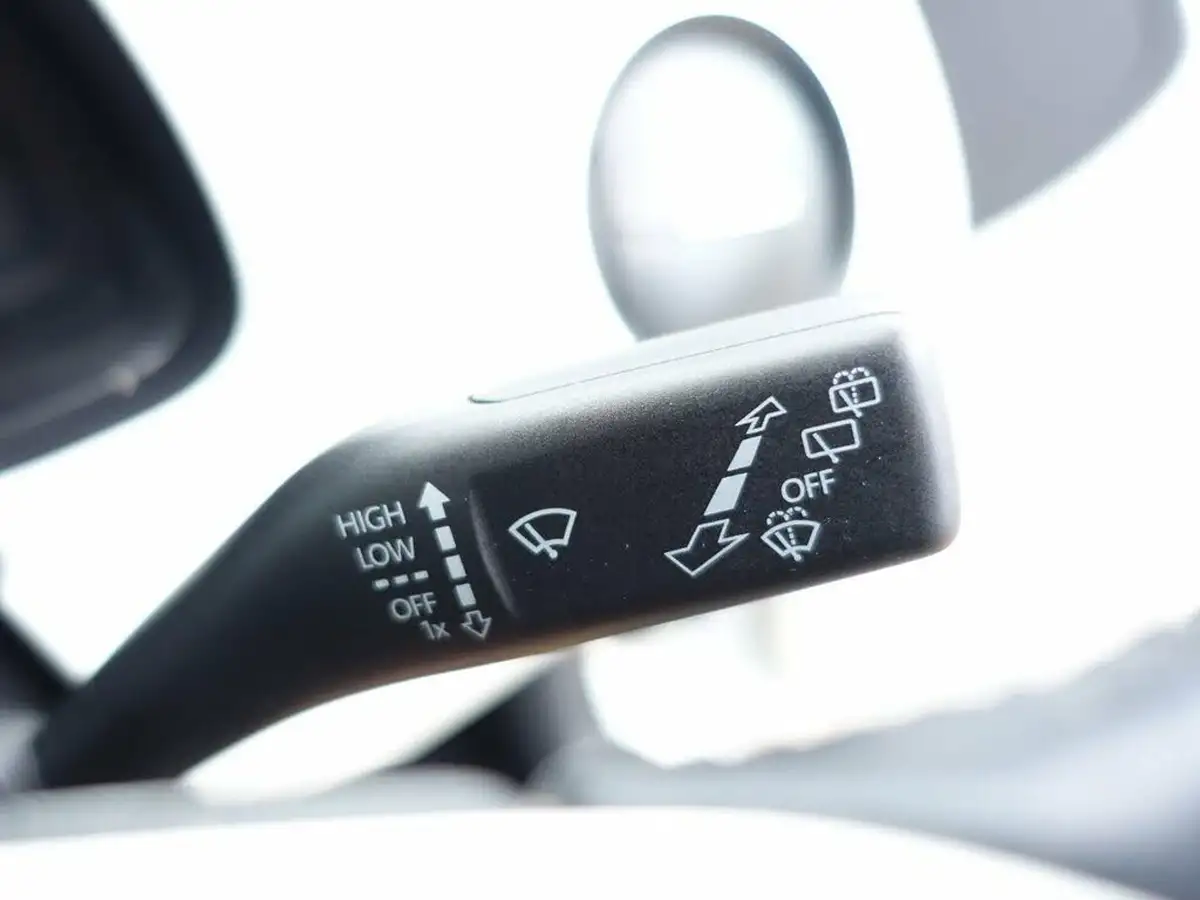 2018-volkswagen-up-10-up-beats-60ps-ss-3d-big-17