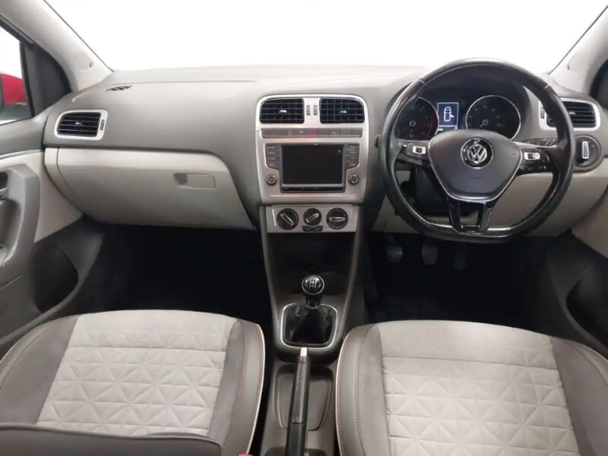 2018-volkswagen-polo-10-beats-65ps-5d-big-2