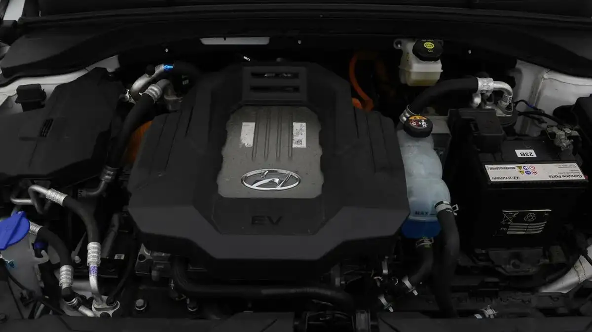 2021-hyundai-ioniq-e-premium-se-electric-100kw-big-18
