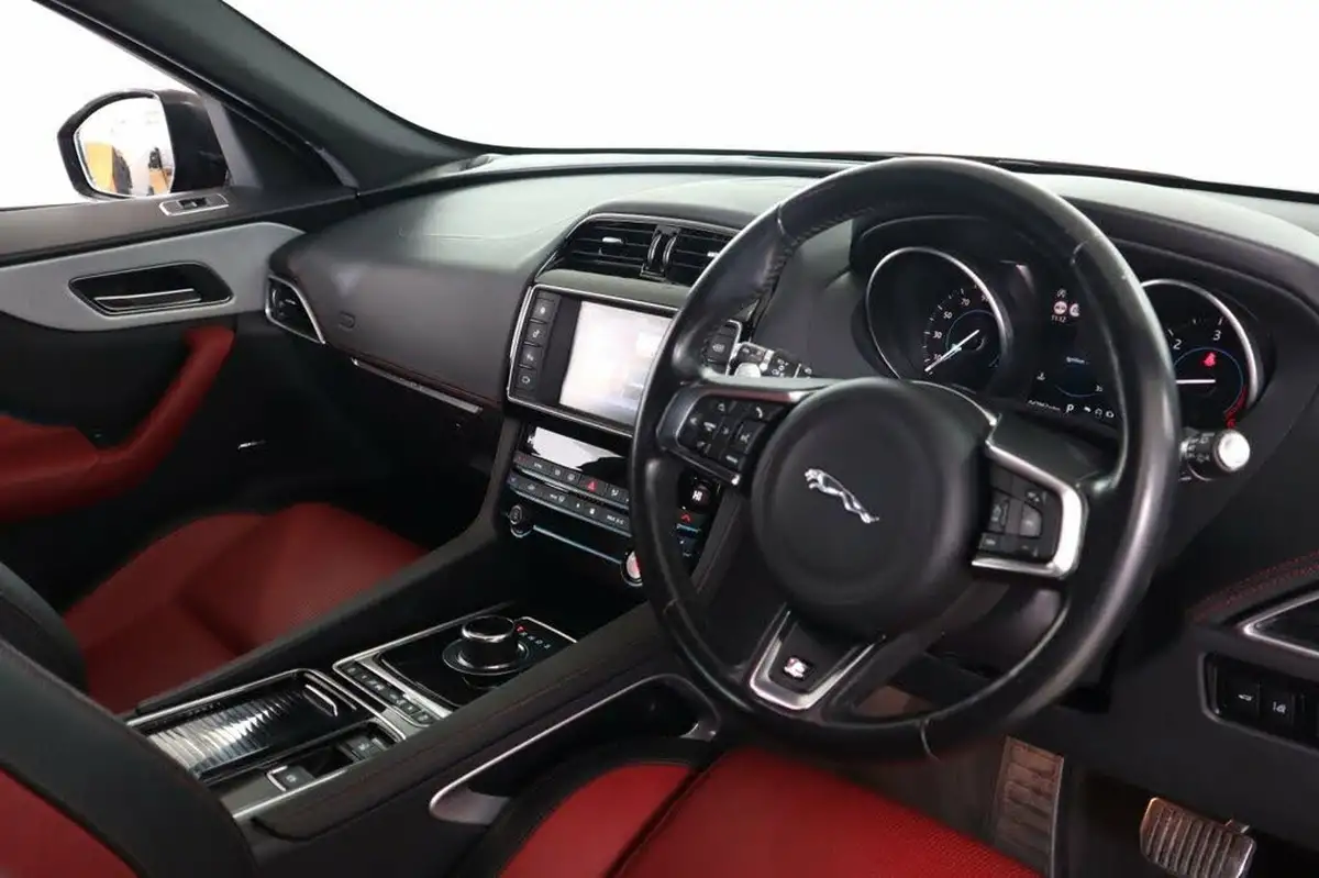 2017-jaguar-f-pace-20-i4d-r-sport-180ps-awd-ss-auto-big-15